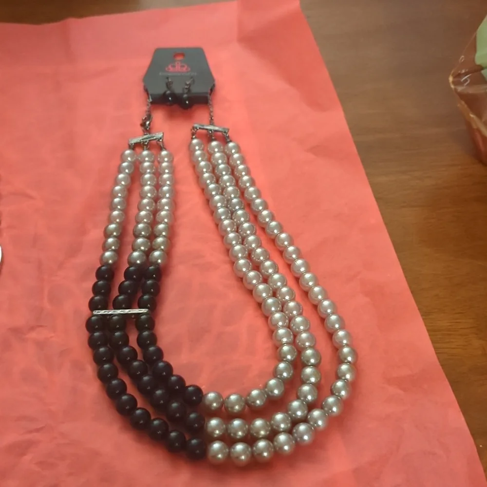 Jewelry - Picture 5 of 5